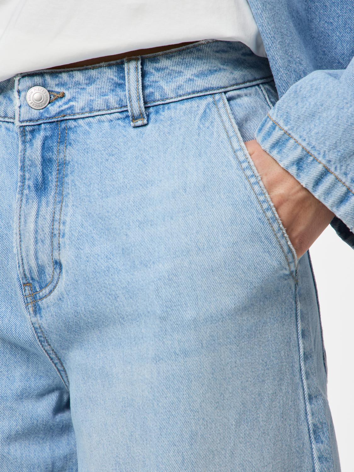 model_shot-detail